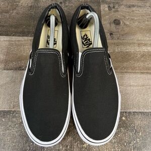Vans Slip On Canvas Shoes - Black - NWOT
Men’s: 8    Women’s: 9.5     EUR: 40.5
